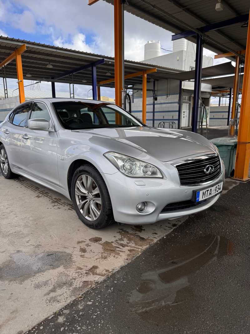 Infiniti M 3,5L 2012