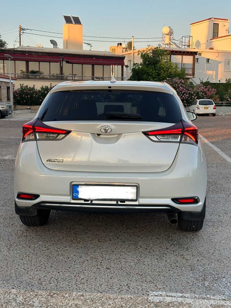 2015 Toyota Auris 1,5L 2015 Cyprus