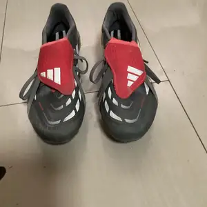 Rarely worn elite predators red and gray, Επαρχία Λάρνακας — Λιβάδια Λάρνακας