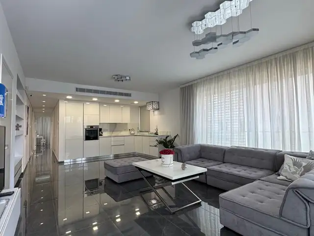 3-bedroom apartment to rent, Limassol — Limassol - Katholiki