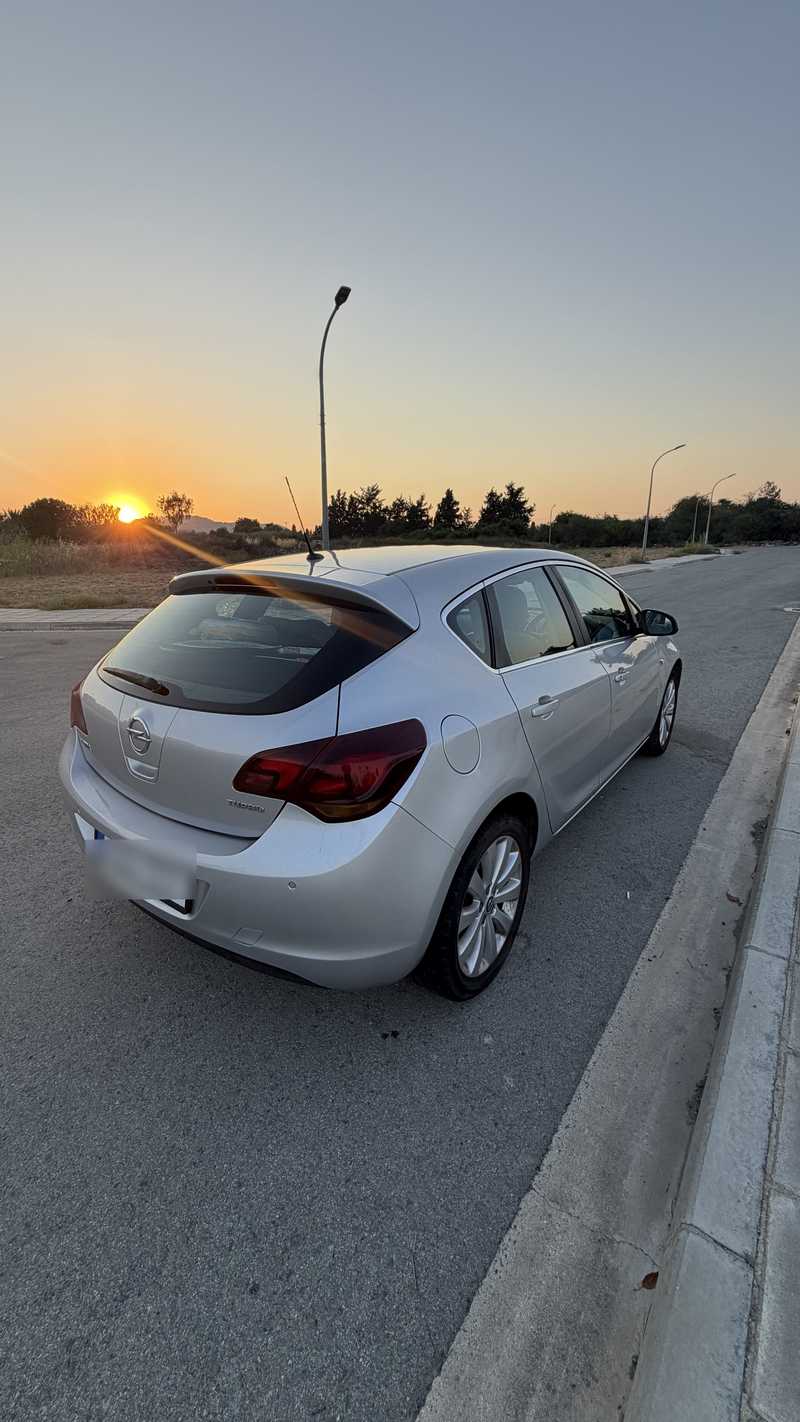 2011 Opel, Vauxhall Astra 1,4L 2011 Cyprus