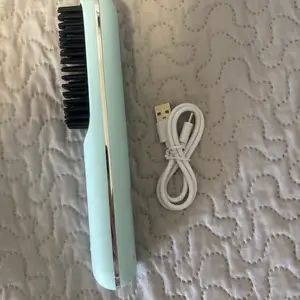 Mini hair straightener brush new with charging cable, Larnaca — Larnaka - Kamares