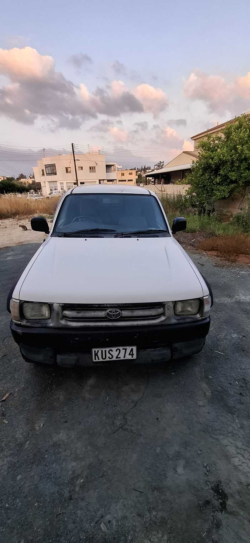 2000 Toyota Hilux 2,4L 2000 Cyprus