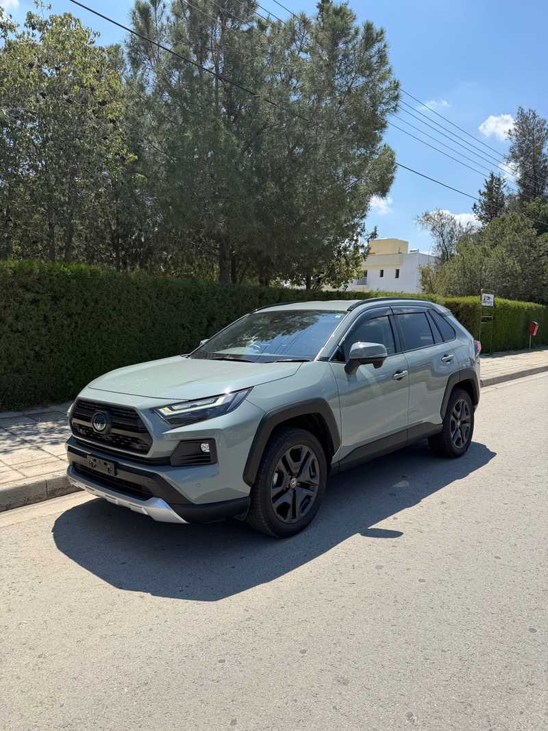 Toyota RAV4 2,5L 2024