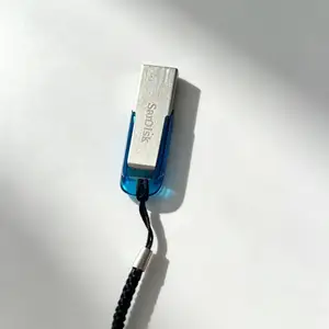 Sandisk 32gb usb flash drive, Limassol — Limassol - Agia Zoni