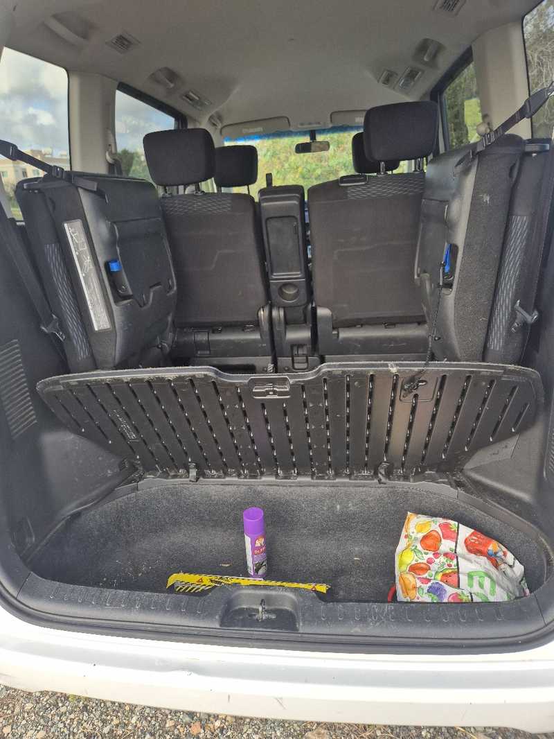 2016 Nissan Serena 2,0L 2016 Cyprus