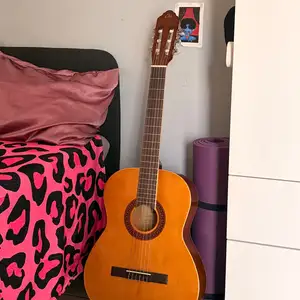 Classical guitar, Επαρχία Πάφου — Τάφοι των Βασιλέων