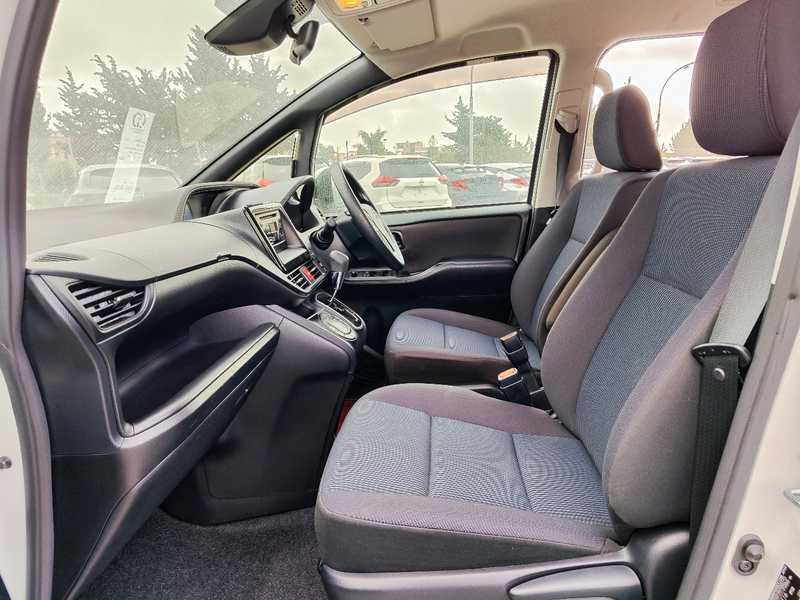 2020 Toyota Noah 2,0L 2020 Cyprus