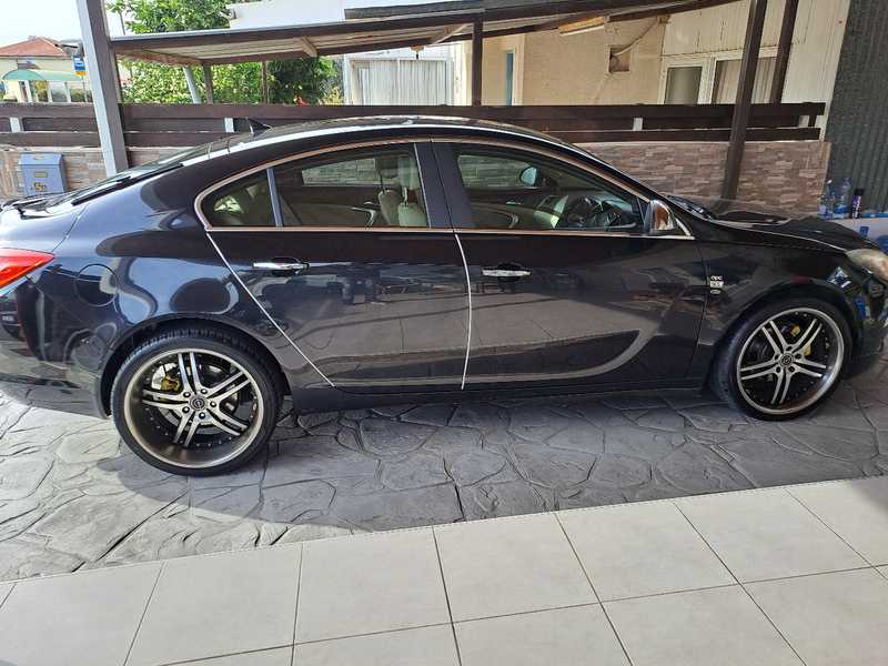 2009 Opel, Vauxhall Insignia 2,0L 2009 Cyprus