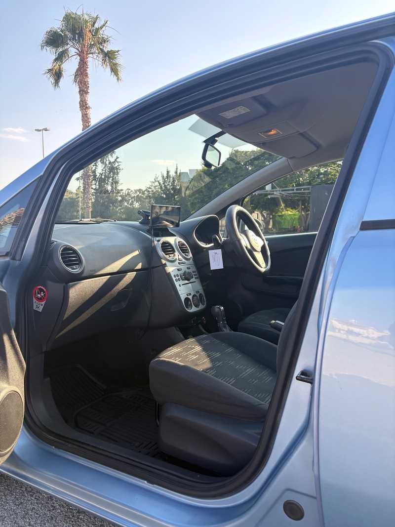 2014 Opel, Vauxhall Corsa 1,4L 2014 Cyprus