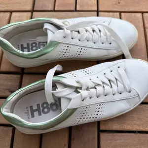 Hogan white & metallic green leather sneakers, Επαρχία Λάρνακας — Λιβάδια Λάρνακας