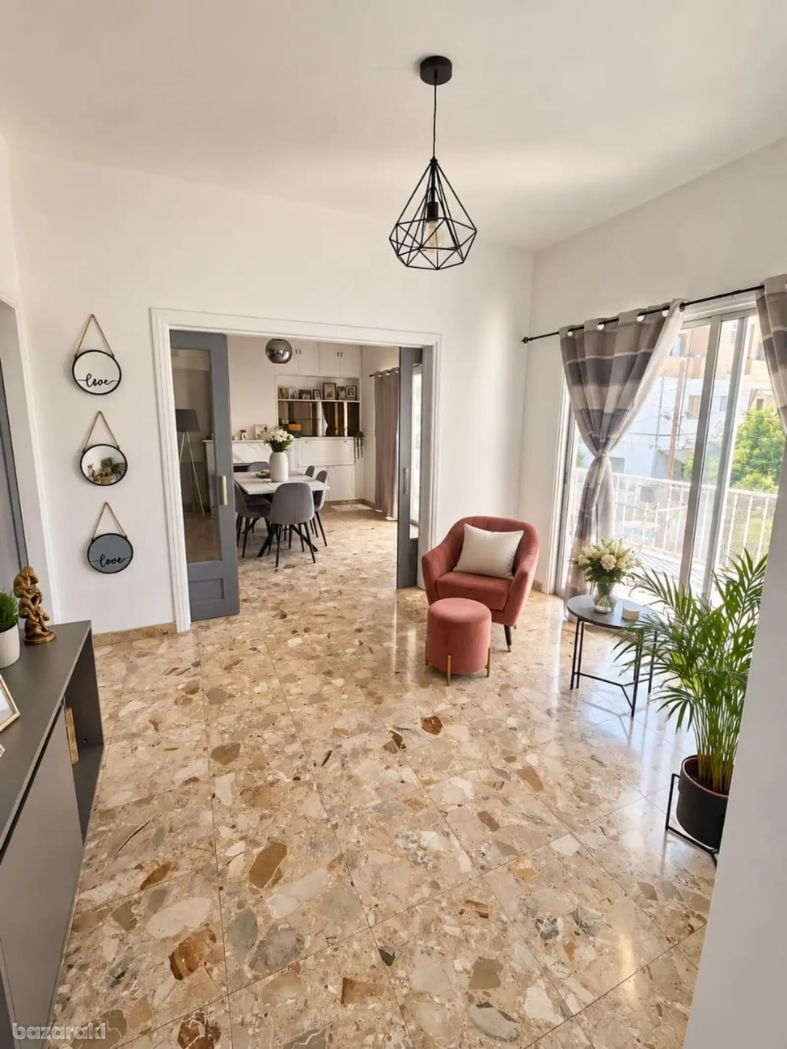 House, 3 bedrooms — 3