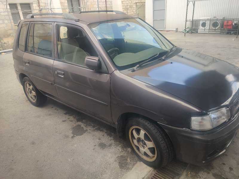 Mazda Demio 1,5L 2000