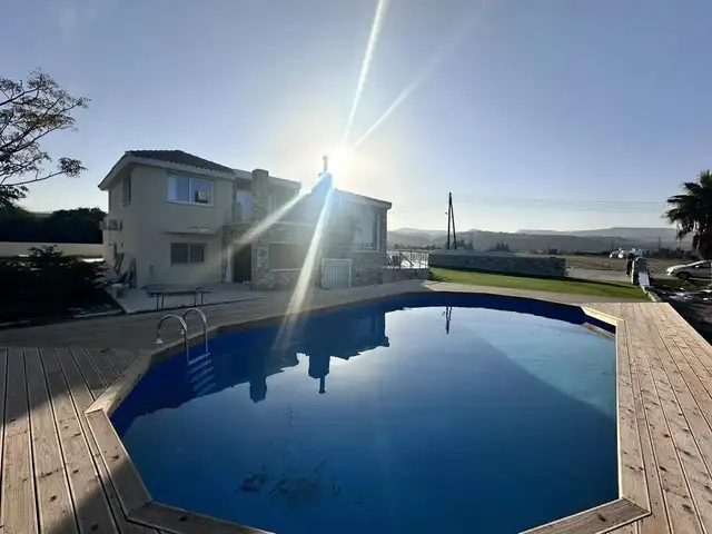 5-bedroom villa to rent, Paphos — Latsi