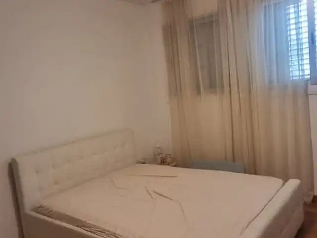 Modern Leather/Faux Leather Bed with Mattress Excellent Condition, Επαρχία Λευκωσίας — 'Έγκωμη