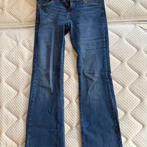 Bershka jeans, Επαρχία Πάφου — Πέγεια
