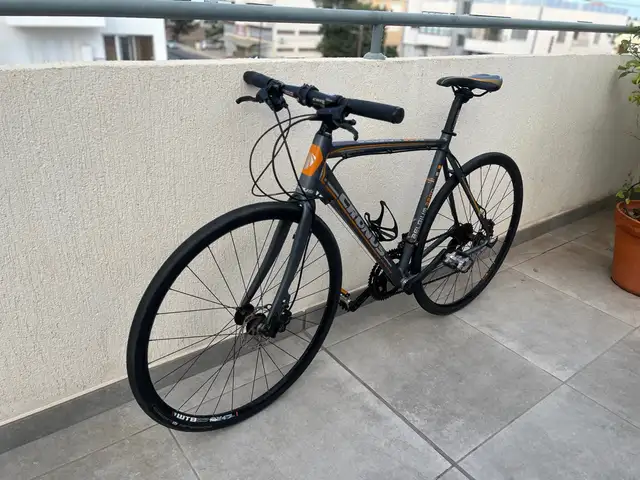Flat bar road bike, Limassol — Kato Polemidia