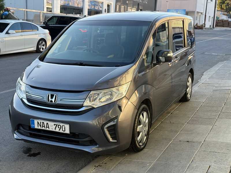 Honda Stepwagon 1,5L 2015