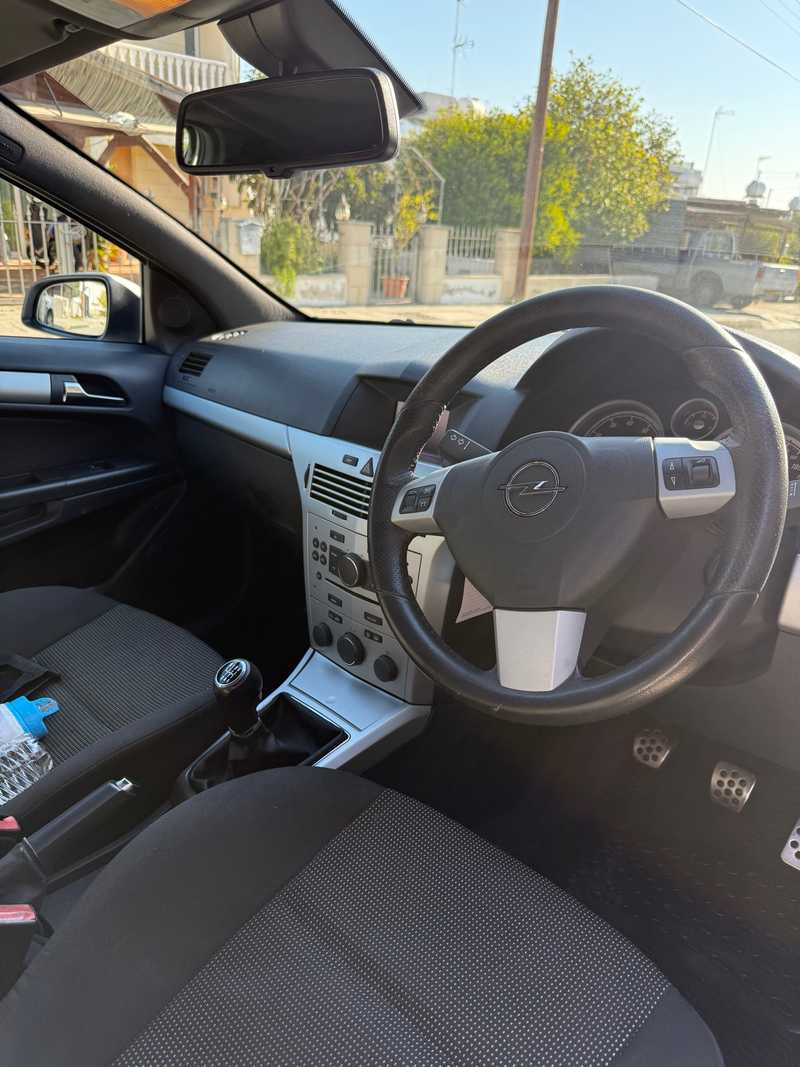 2008 Opel, Vauxhall Astra 1,6L 2008 Cyprus
