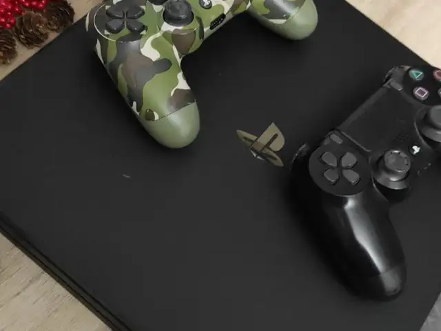 Ps4 pro 3 controllers + 20 games, Επαρχία Λάρνακας — Λάρνακα - Αρχ Μακάριος ΙΙΙ