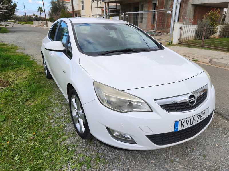 2011 Opel, Vauxhall Astra 1,4L 2011 Cyprus