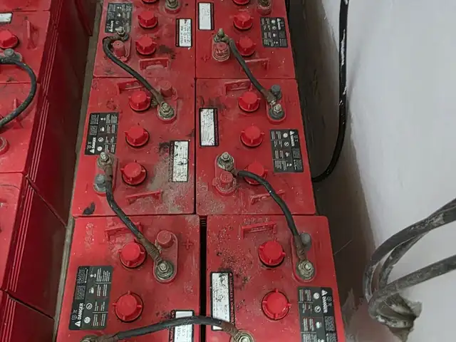 Solar systems hybrid inverters+ 25 batteries in top condition vs new, Larnaca — Kofinou - 6