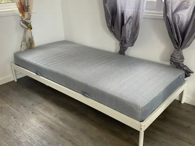 Bed with mattress, Επαρχία Λάρνακας — Ορόκλινη Τουριστική Περιοχή