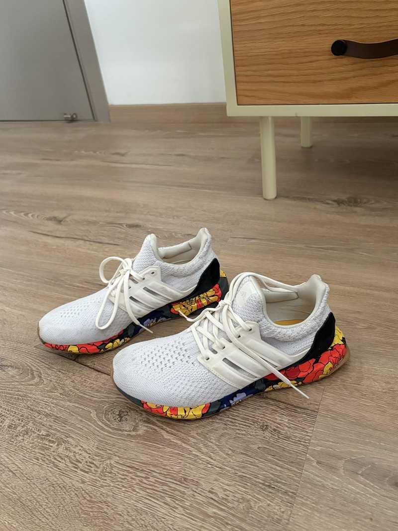 Adidas ultraboost white floral midsole 90 6429021 in Limassol - Women's  shoes - sell, buy, ads on Bazaraki.com