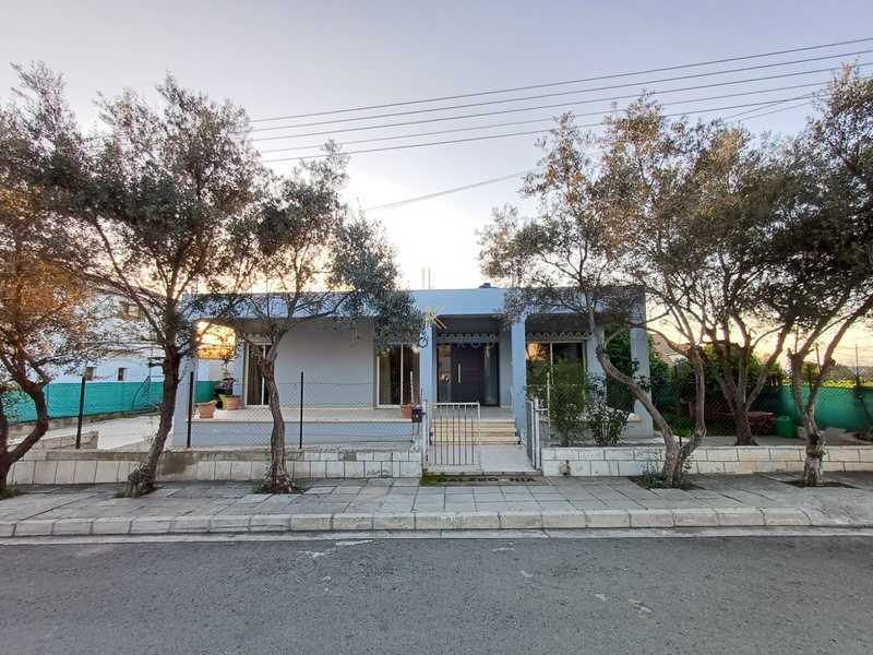 4-bedroom detached house for sale