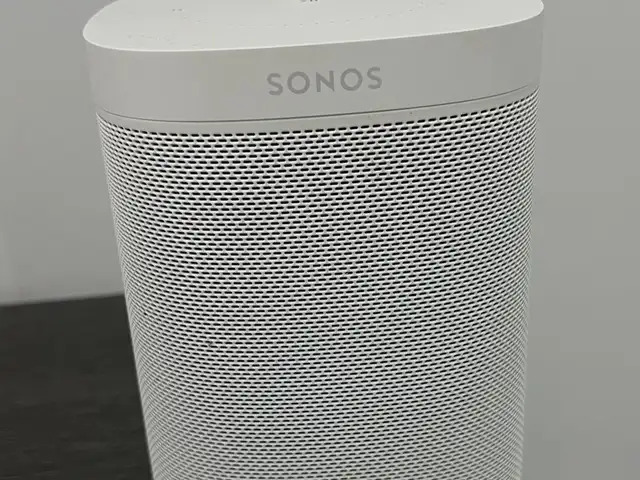 Sonos one gen 2 smart speaker white with original box, Larnaca — Livadia Larnakas