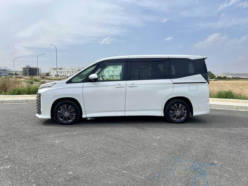 2023 Toyota Voxy 2,0L 2023 Cyprus