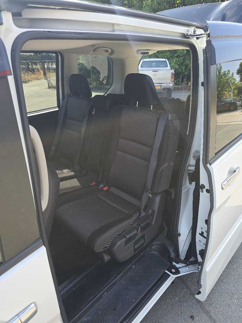 2021 Nissan Serena 2,0L 2021 Cyprus
