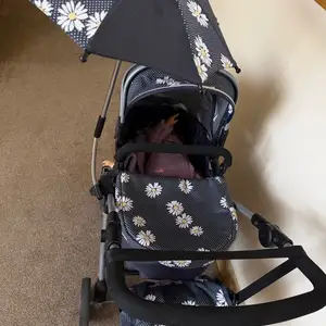 Daisy chain connect 5 in 1 girls dolls pram / pushchair / buggy, Nicosia — Egkomi