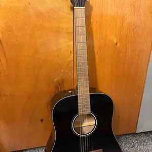 Acoustic fender guitar like new, no damages, new strings, Nicosia — Aglantzia