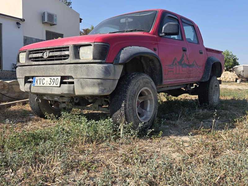 Toyota Hilux 2,4L 2000