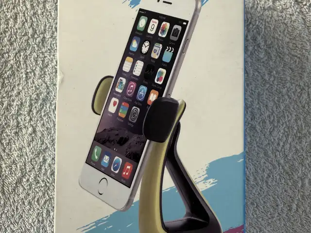 Car phone holders, Paphos — Geroskipou