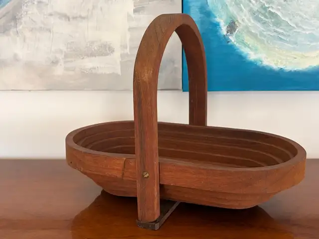 Rare 1970s wood oval trivet fruit foldable basket handmade multi-purpose storage, Paphos — Paphos - Agios Theodoros