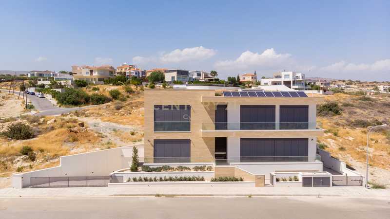5-bedroom villa for sale