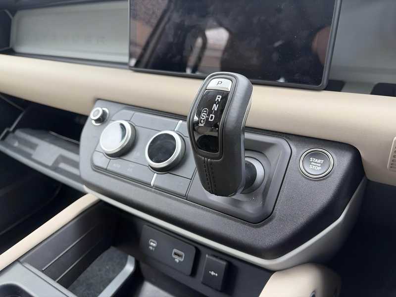 2024 Land Rover Defender 3,0L 2024 Cyprus