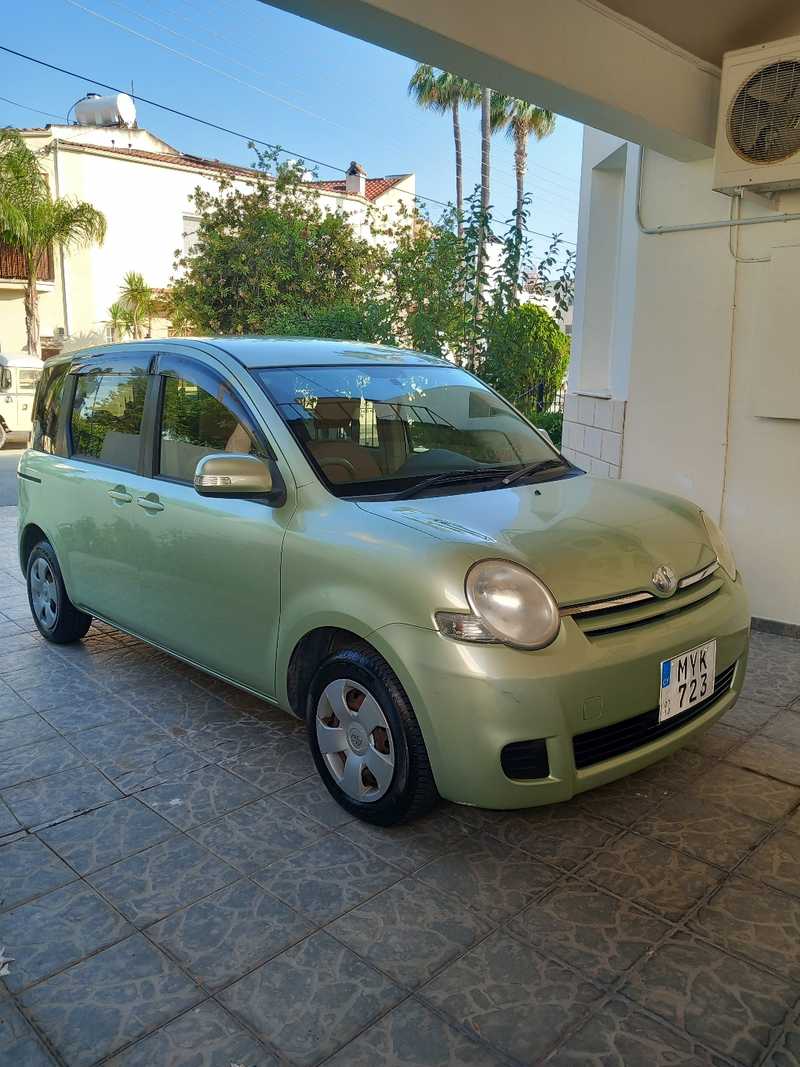 2013 Toyota Sienta 1,5L 2013 Cyprus