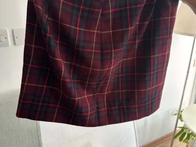 Checkered mini skirt, Επαρχία Λευκωσίας — Αγλαντζιά