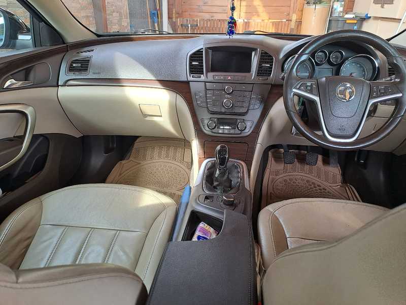 2009 Opel, Vauxhall Insignia 2,0L 2009 Cyprus