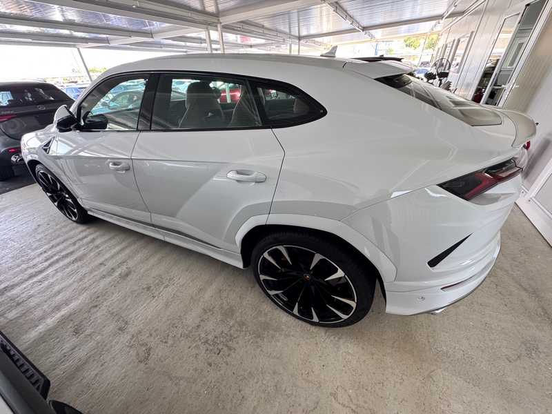 2024 Lamborghini Urus 4,0L 2024 Cyprus