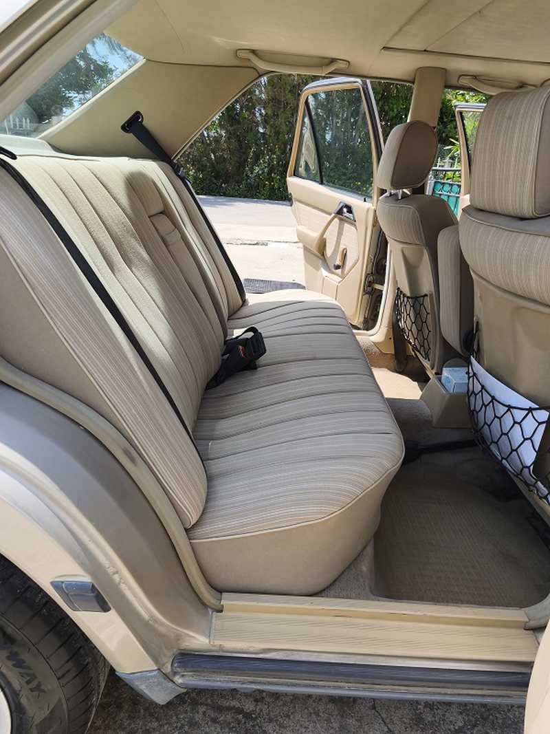 1986 Mercedes-Benz E-Class 2,5L 1986 Cyprus