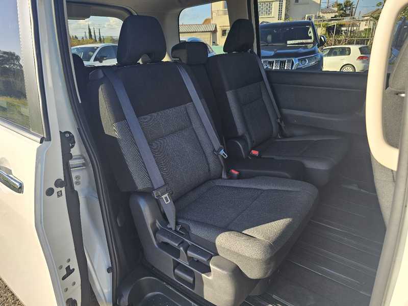 2023 Nissan Serena 2,0L 2023 Cyprus
