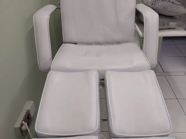 Pedicure seat-bed, Επαρχία Λεμεσού — Λεμεσός - Μέσα Γειτονιά
