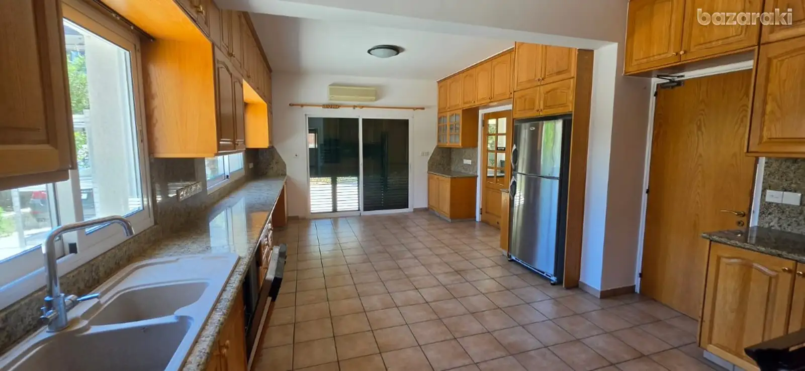 House, 5 bedrooms — 4
