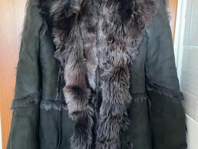 Beautiful fur coat, Nicosia — Nicosia - Kaimakli