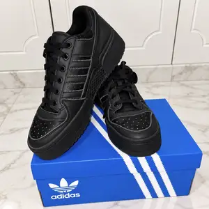 Adidas originals forum bold stripes triple black size 42, Επαρχία Αμμοχώστου — Αγία Νάπα