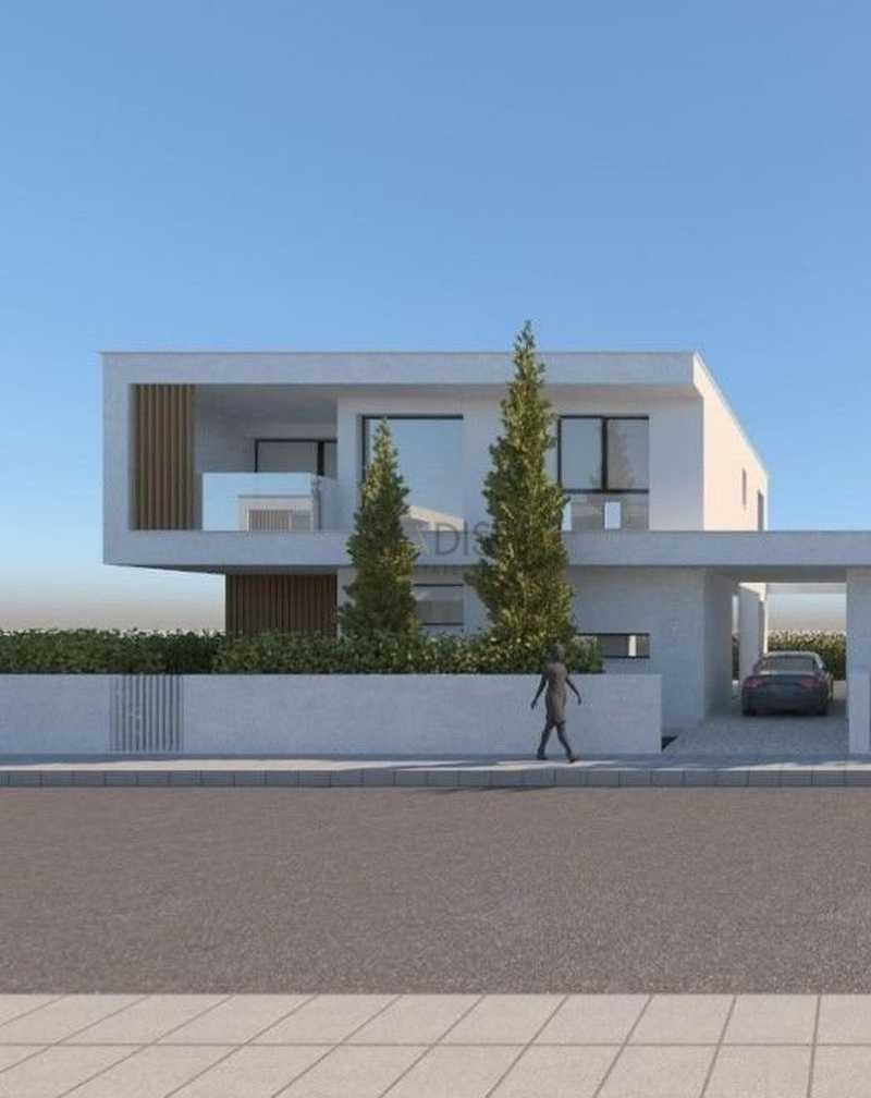 4-bedroom detached house for sale